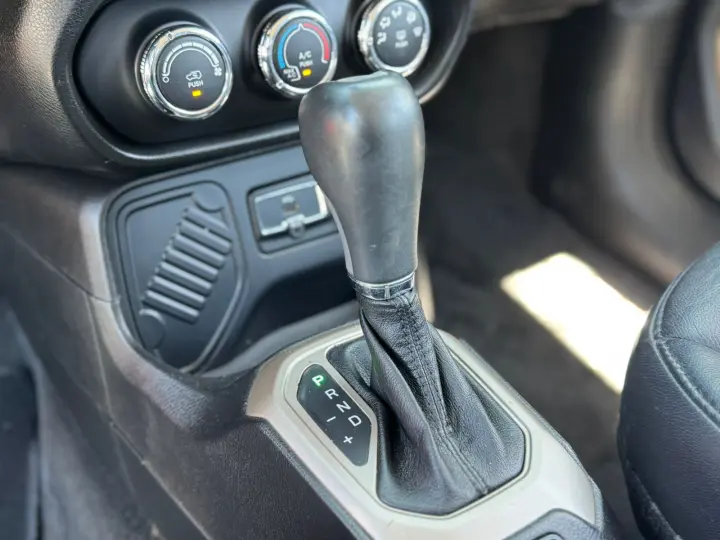 RENEGADE 1.8 16V Sport