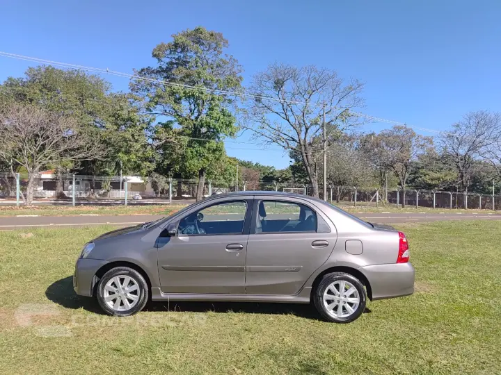 ETIOS 1.5 XLS Sedan 16V