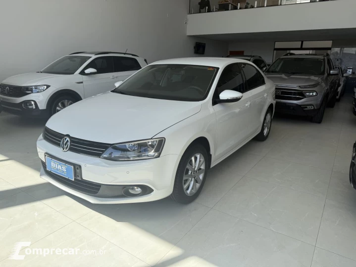 Jetta 2.0 4P CONFORTLINE TIPTRONIC AUTOMÁTICO