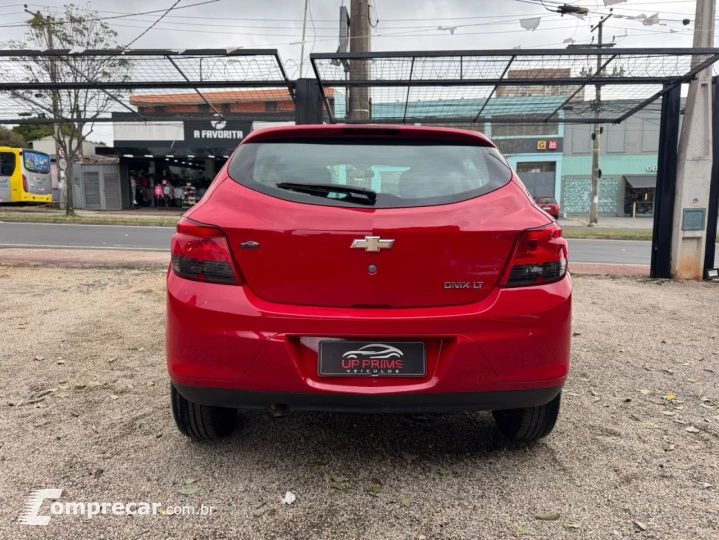 Onix Hatch 1.4 4P FLEX LT AUTOMÁTICO
