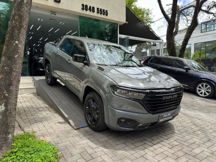 RAMPAGE 2.0 Hurricane 4 Turbo Laramie 4X4