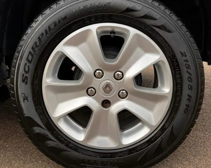 DUSTER 20 D 4X2A