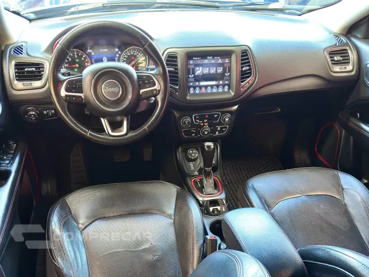 COMPASS 2.0 16V DIESEL TRAILHAWK 4X4 AUTOMÁTICO