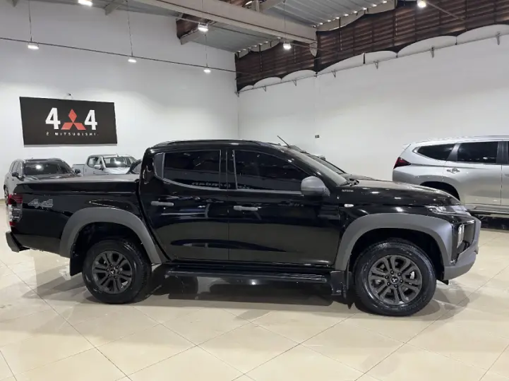 L200 TRITON 2.4 16V Turbo Sport Outdoor GLS CD 4X4