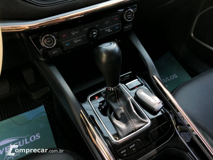 Commander 1.3 T270 Turbo Flex Limited At6