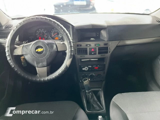 VECTRA SEDAN - 2.0 MPFI EXPRESSION 8V 4P MANUAL