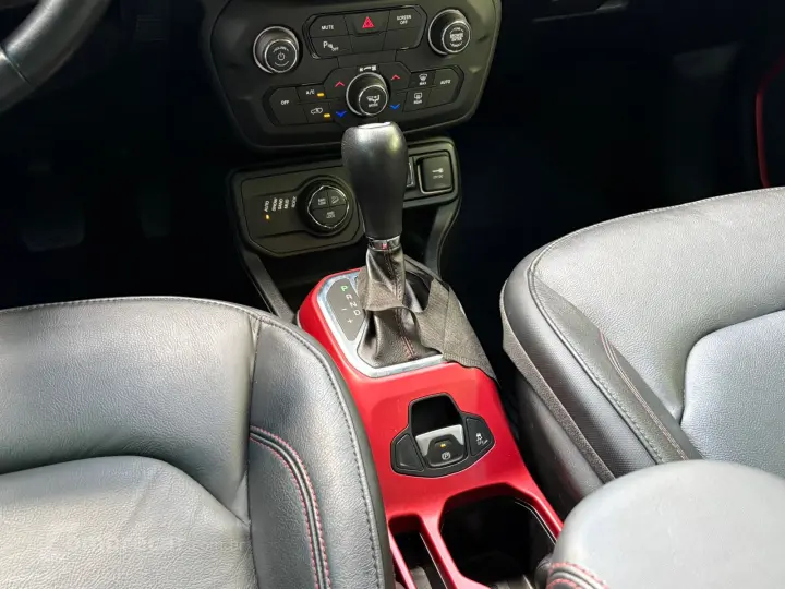 RENEGADE 2.0 16V Turbo Trailhawk 4X4