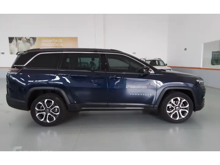 COMMANDER 1.3 T270 TURBO FLEX LIMITED AT6