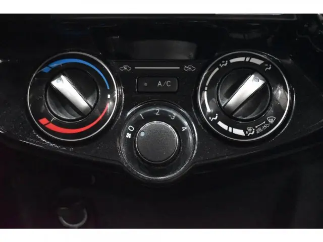 ETIOS HATCH - 1.3 X 16V 4P MANUAL