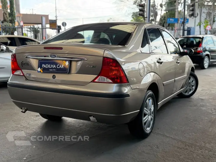 Focus Sedan 1.6/1.6 Flex 8V/16V 4p Mec.