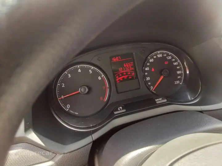 VOYAGE 1.0 12V MPI TOTALFLEX 4P MANUAL