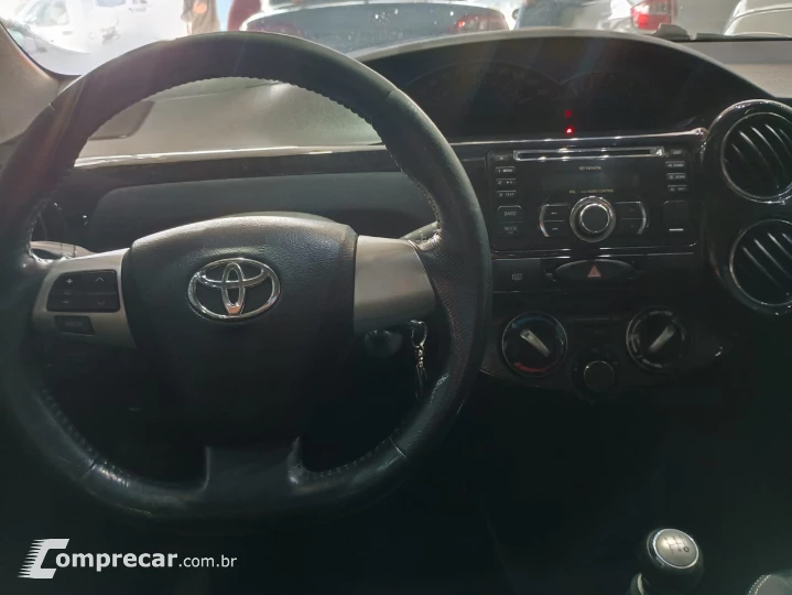 Etios Cross 1.0