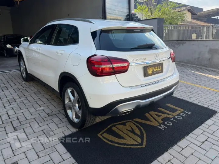 GLA 200 Advance 1.6/1.6 TB 16V Flex Aut.