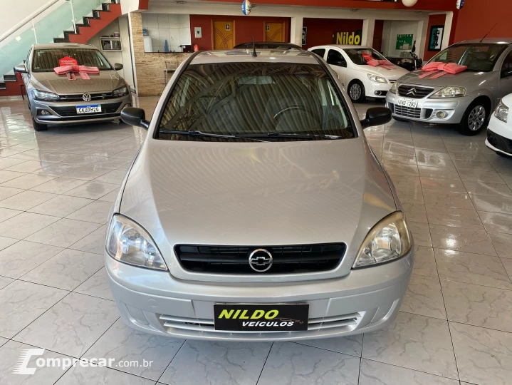 CORSA 1.8 MPFI Maxx Sedan 8V