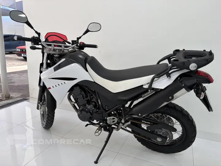 Xt