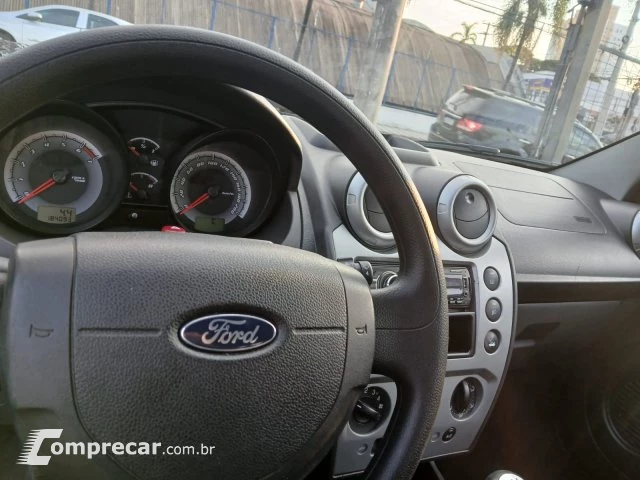 FIESTA SEDAN - 1.6 SE SEDAN 16V 4P MANUAL