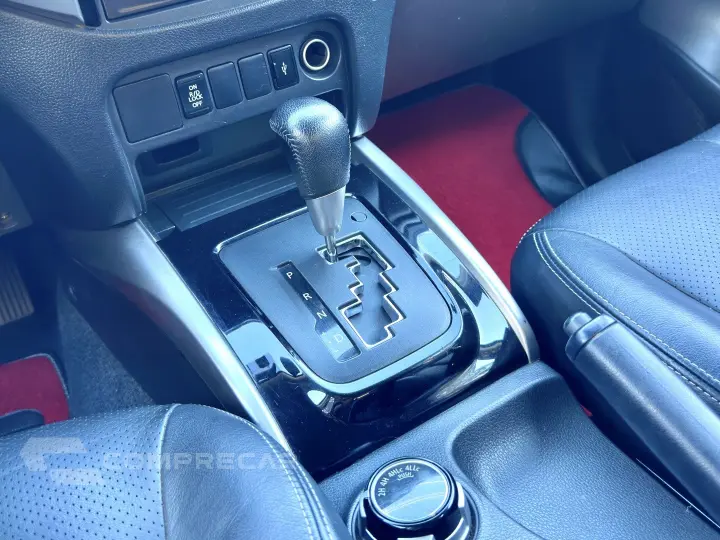 L200 TRITON 2.4 16V TURBO DIESEL SPORT HPE TOP CD 4P 4X4 AUT