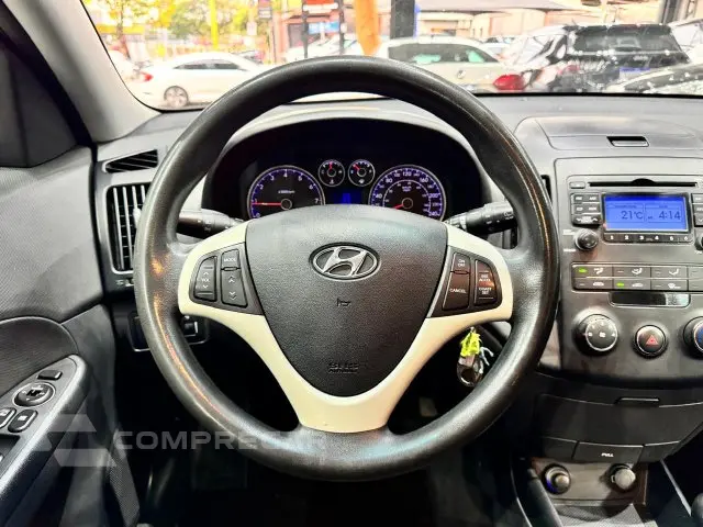 I30 - 2.0 MPFI GLS 16V 4P MANUAL