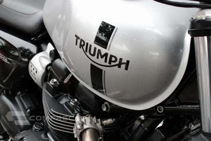 TRIUMPH STREET TWIN