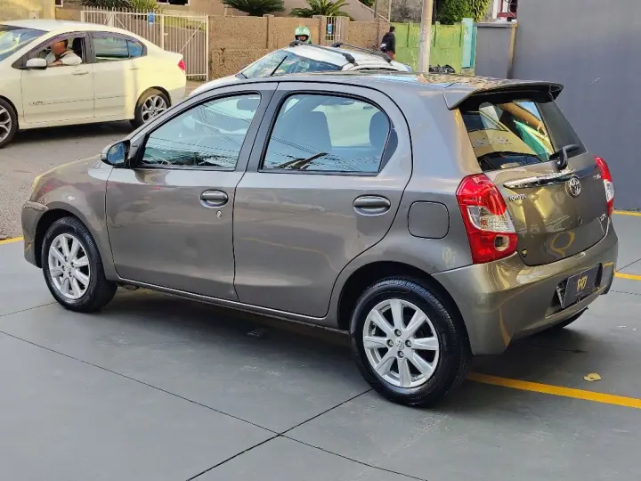 ETIOS XLS 1.5 Flex 5p Aut.
