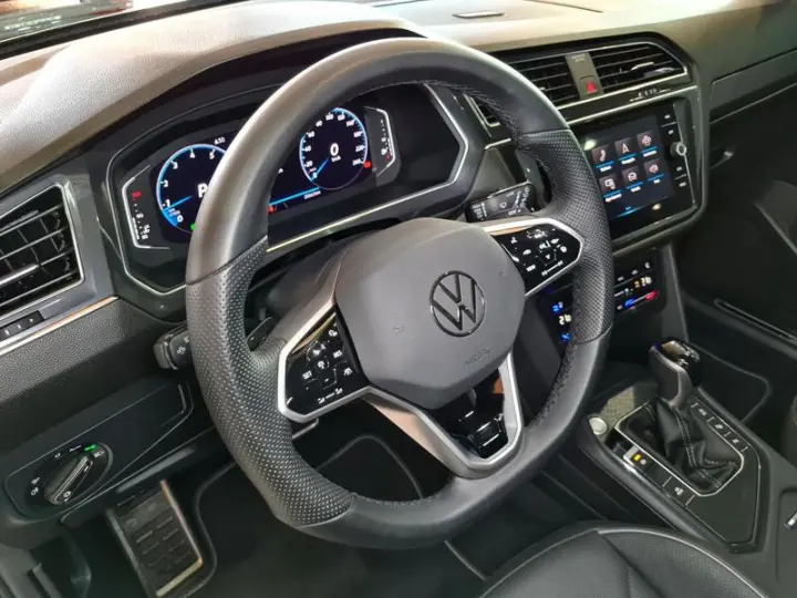 TIGUAN R-LINE TSI 2.0 16V