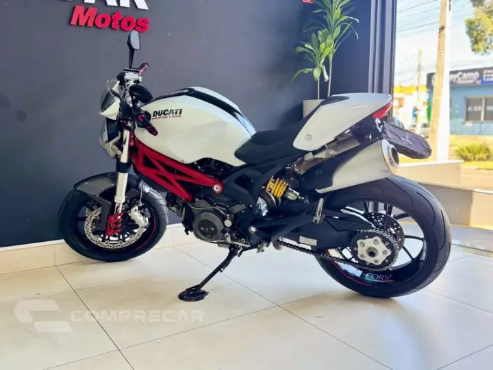 MONSTER 796