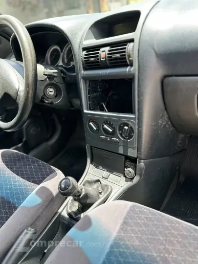 ASTRA 2.0 MPFI GLS 8V