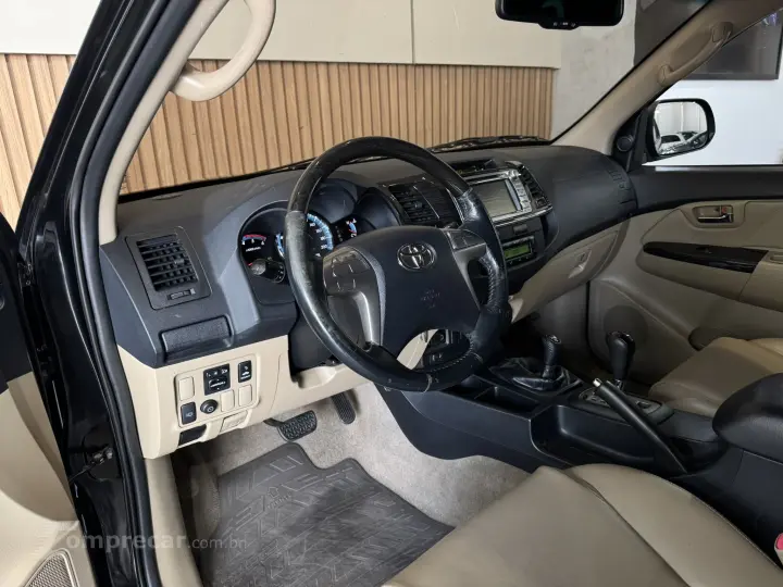 HILUX SW4 3.0 SRV 4X4 7 LUGARES 16V TURBO INTERCOOLER DIESEL