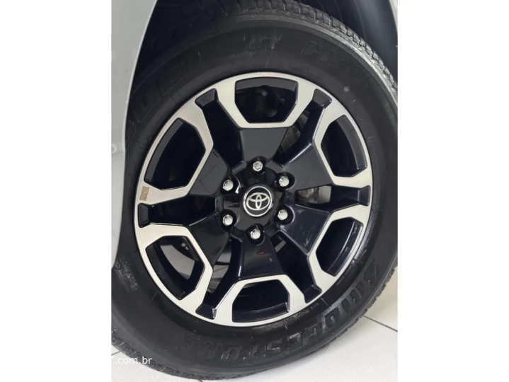 HILUX 2.8 D-4D TURBO DIESEL CD SRX 4X4 AUTOMÁTICO