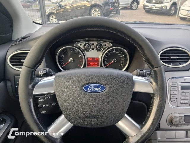 FOCUS SEDAN - 2.0 GLX SEDAN 16V 4P MANUAL