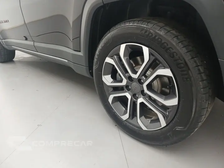 COMMANDER 1.3 T270 TURBO FLEX LIMITED AT6