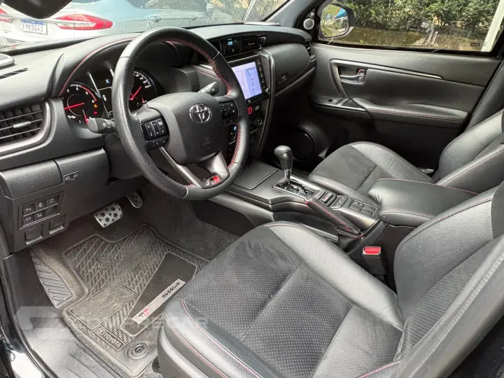 HILUX SW4 2.8 D-4d Turbo Gr-s 7L 4X4
