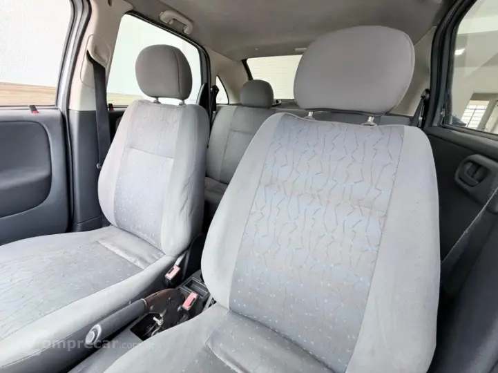 CORSA 1.0 MPFI Maxx Sedan 8V