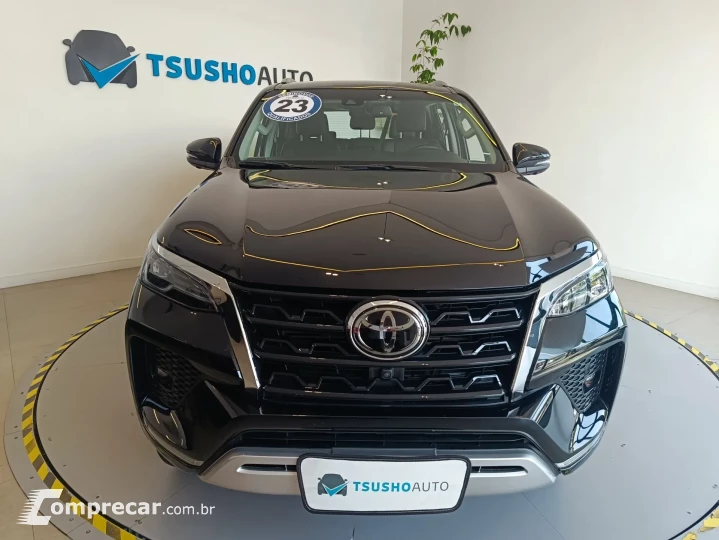 HILUX SW4 2.8 D-4D TURBO SRX 7L 4X4 AUTOMÁTICO