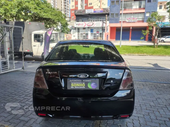 FIESTA 1.6 Rocam SE Sedan 8V