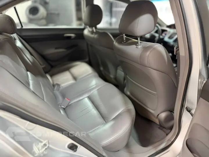Civic 1.8 16V 4P FLEX LXS AUTOMÁTICO