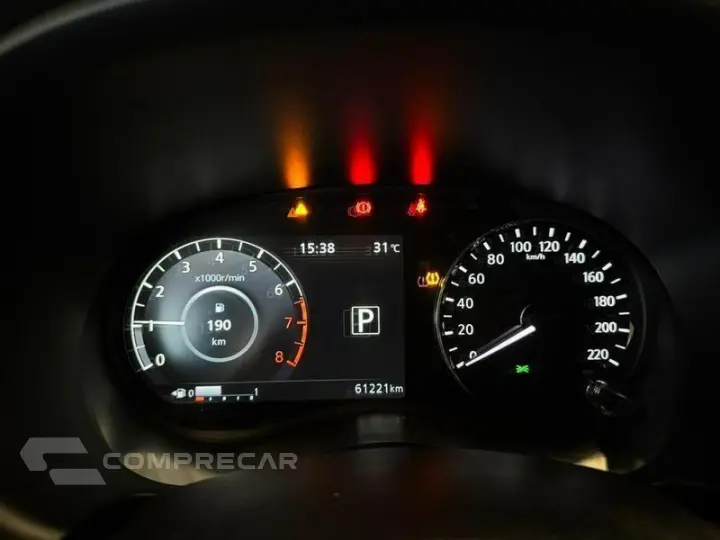 KICKS ADVANCE CVT