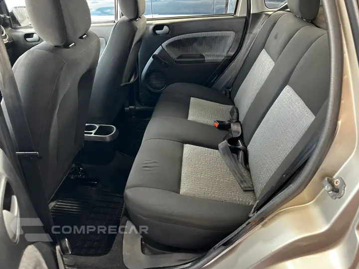 FIESTA 1.6 MPI Class Sedan 8V