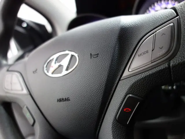 HB20S - 1.6 COMFORT PLUS 16V 4P AUTOMÁTICO