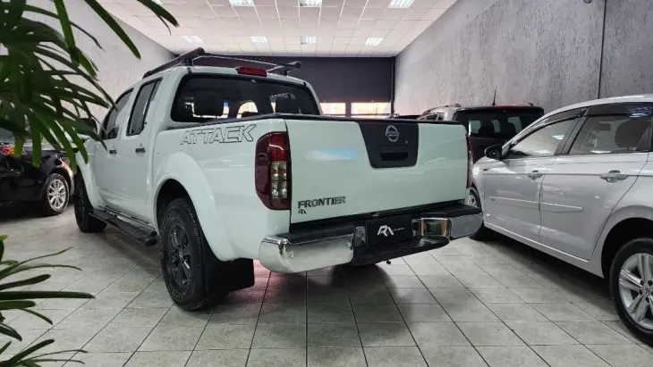 Frontier LE ATTACK CD 4x4 2.5 TB Die.Aut