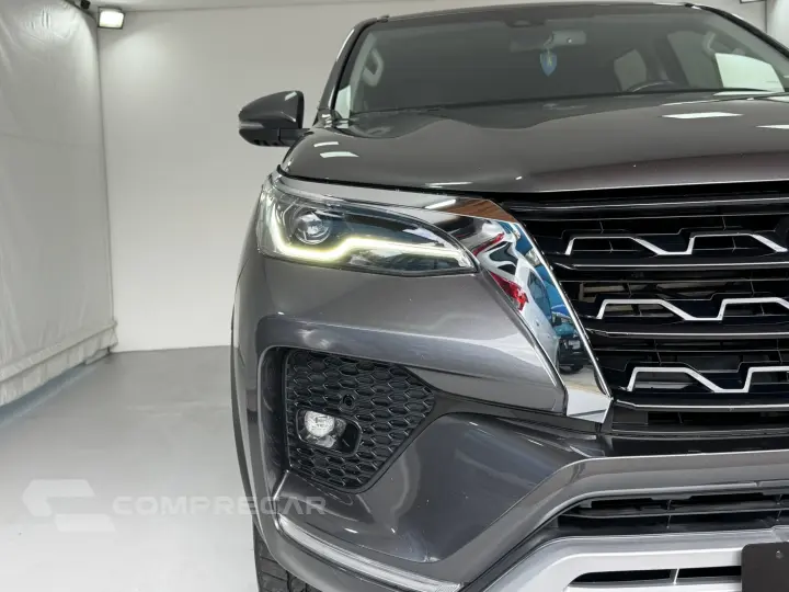 HILUX SW4 2.8 D-4d Turbo SRX 7L 4X4