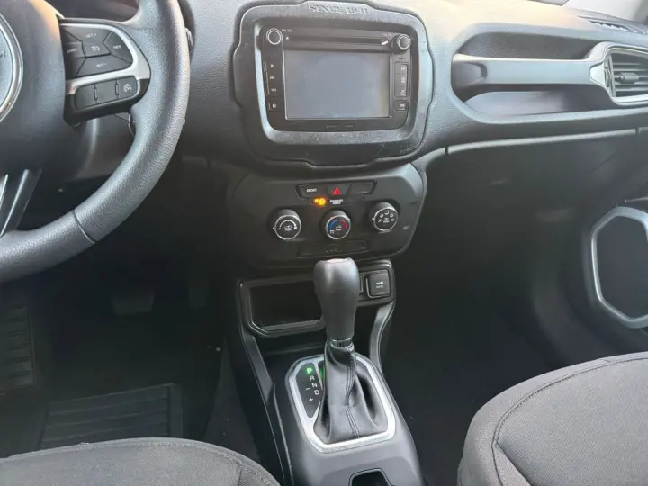 Renegade Sport 1.8 4x2 Flex 16V Aut.
