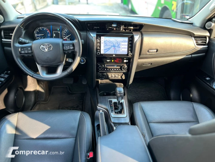 HILUX SW4 2.8 D-4d Turbo SRX 7L 4X4