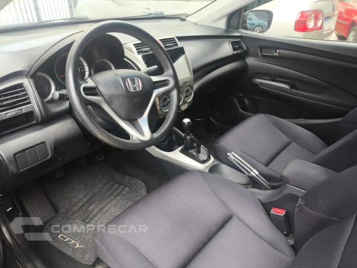 CITY 1.5 DX Sedan 16V