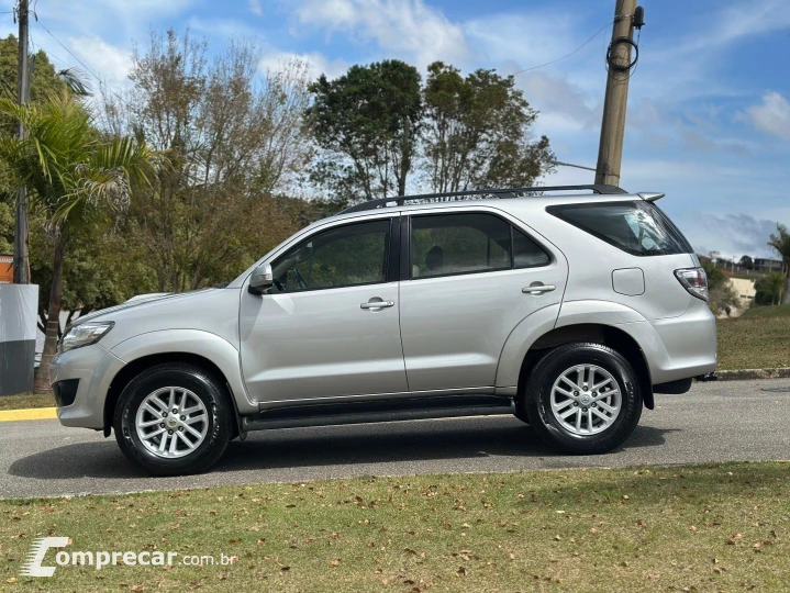 HILUX SW4 3.0 SRV 4X4 7 LUGARES 16V TURBO INTERCOOLER DIESEL