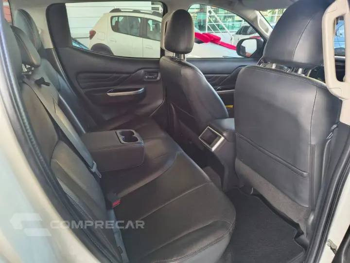 L 200 Triton 2.4 16V SPORT HPE 4X4 CABINE DUPLA TURBO DIESEL