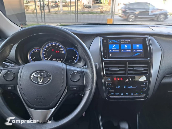 YARIS 1.5 16V FLEX SEDAN XL LIVE MULTIDRIVE