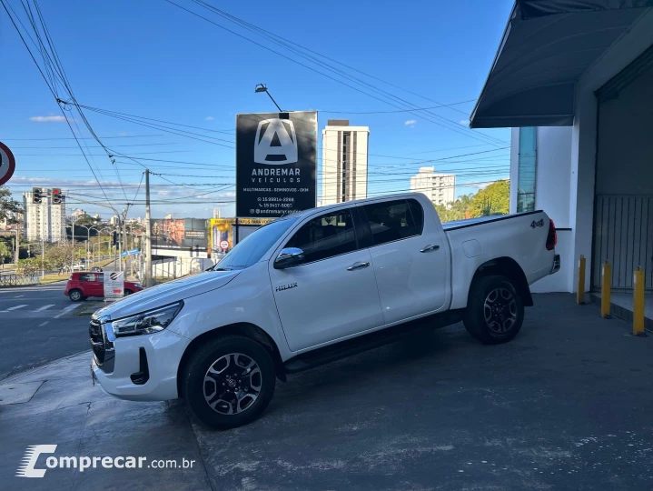 Hilux 2.8 D-4D Turbo Diesel Cd Srx 4X4 Automático