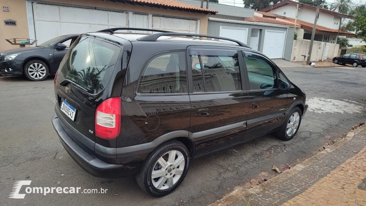 ZAFIRA 2.0 MPFI Elegance 8V