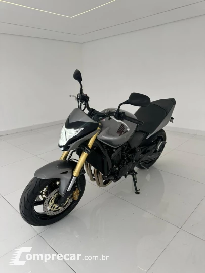 CB 600F HORNET / HONDA